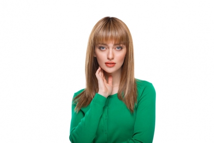 Jakie są różnice pomiędzy peruką naturalną, a syntetyczną