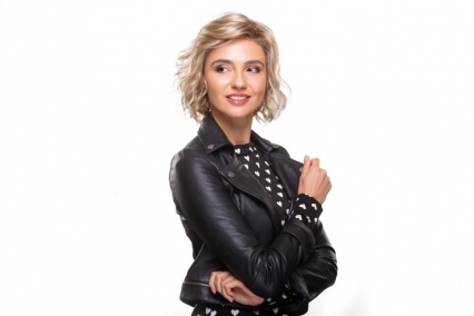 Peruki okazjonalne, czyli świetny pomysł na imprezowy look